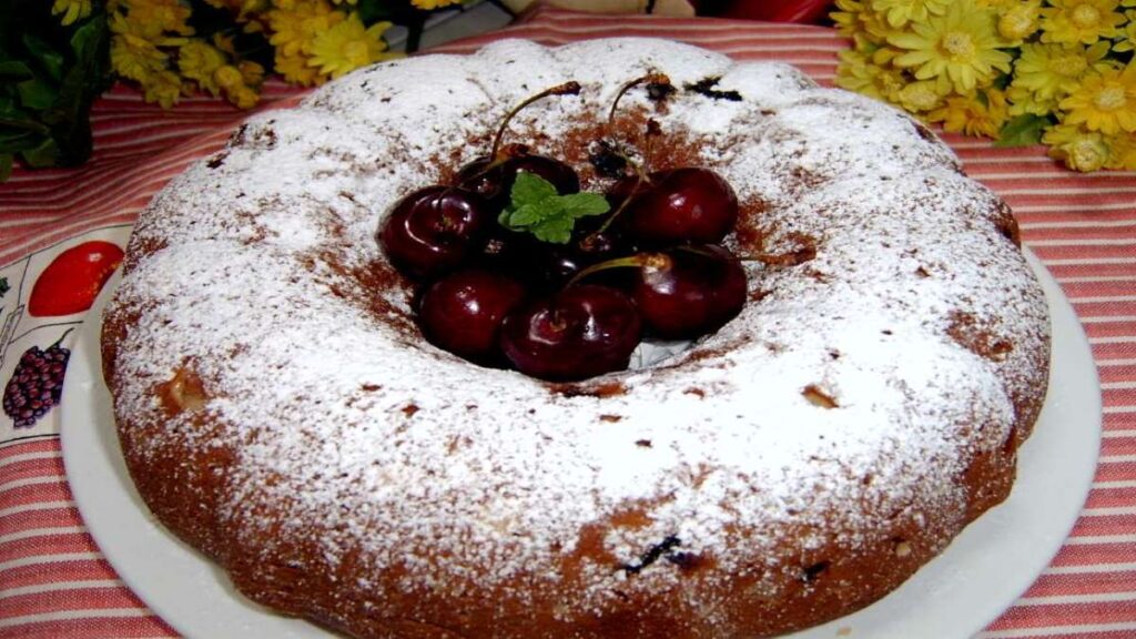 Gâteau Bundt au babeurre et aux cerises