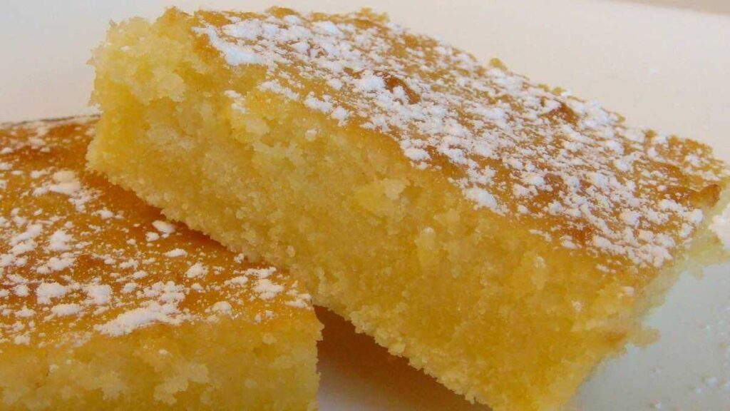 Gâteau à la noix de coco et au citron délicieusement parfumé