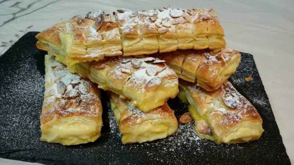 Chaussons crème pâtissière et amandes