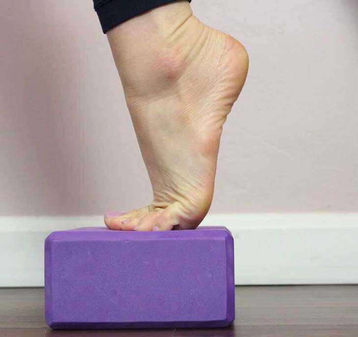 6 exercices en cas de fasciite plantaire pour soulager la douleur des pieds
