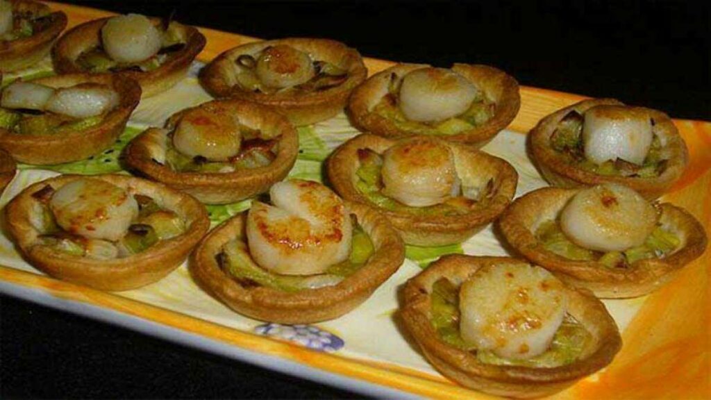 Mini-tartelettes Fondue de poireaux / Noix de St Jacques (sans corail)