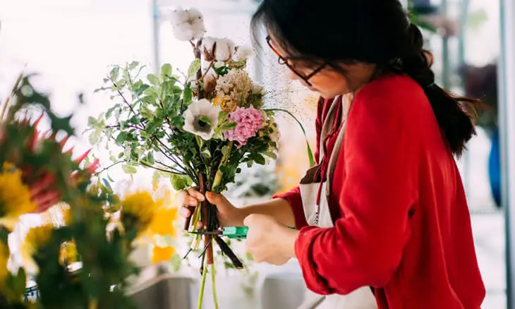  Comment conserver un bouquet de fleurs plus longtemps ? 6 astuces de fleuristes infaillibles