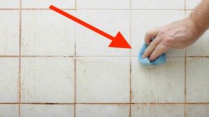 Comment nettoyer les joints de carrelage avec des astuces de grands-mères