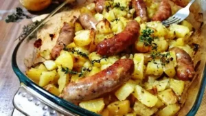 Poêlée aux pommes de terre saucisses et lardon croustillant