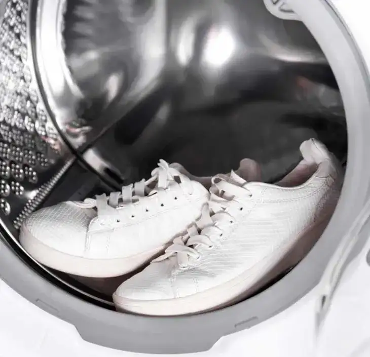 Comment nettoyer les chaussures blanches sans les abîmer et sans machine à laver ? 
