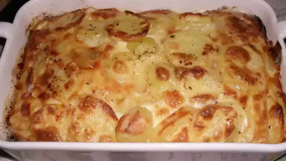 Gratin de pommes de terre aux lardons et fromage