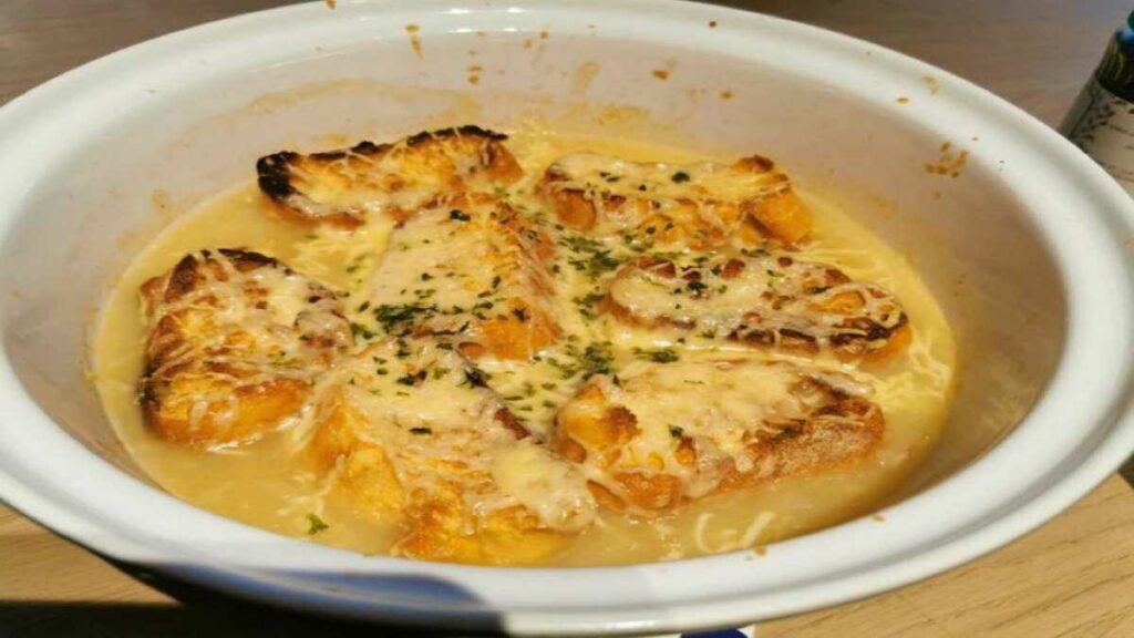 Soupe â Gratinée à l’oignon