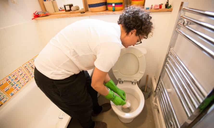 Clean the house (even the oven) with grandmother's recipes using baking soda, vinegar and lemon juice