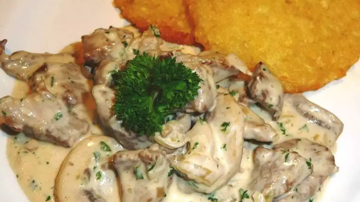 Recette d’escalopes de veau à la crème et aux champignons frais