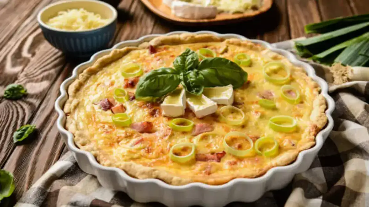 Tarte au Camembert, poireaux et lardons