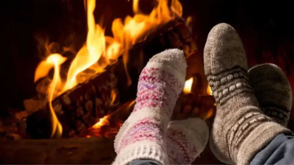 L’Astuce de Ramoneur Pour Faire Tenir un Feu de Cheminée TOUTE la Nuit.