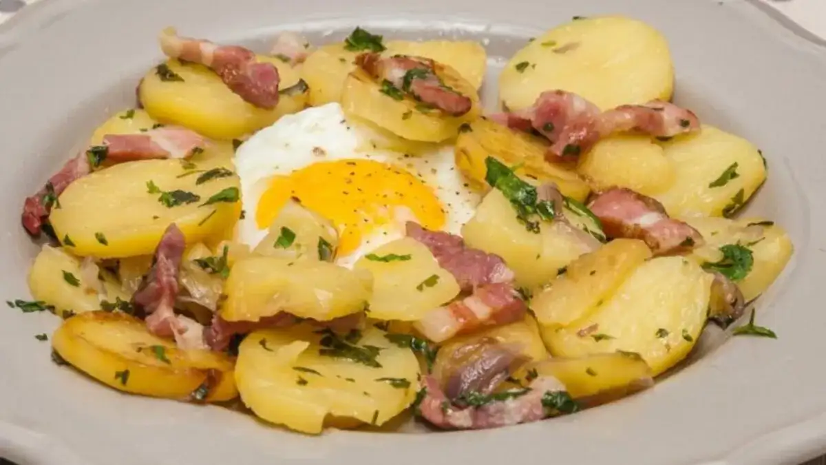 Salade Pomme de terre lardons Oeufs