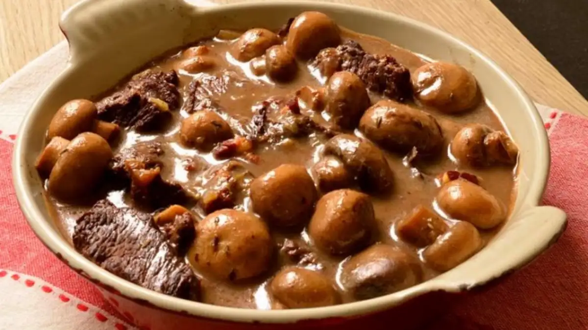 Joue de boeuf mijotée aux champignons