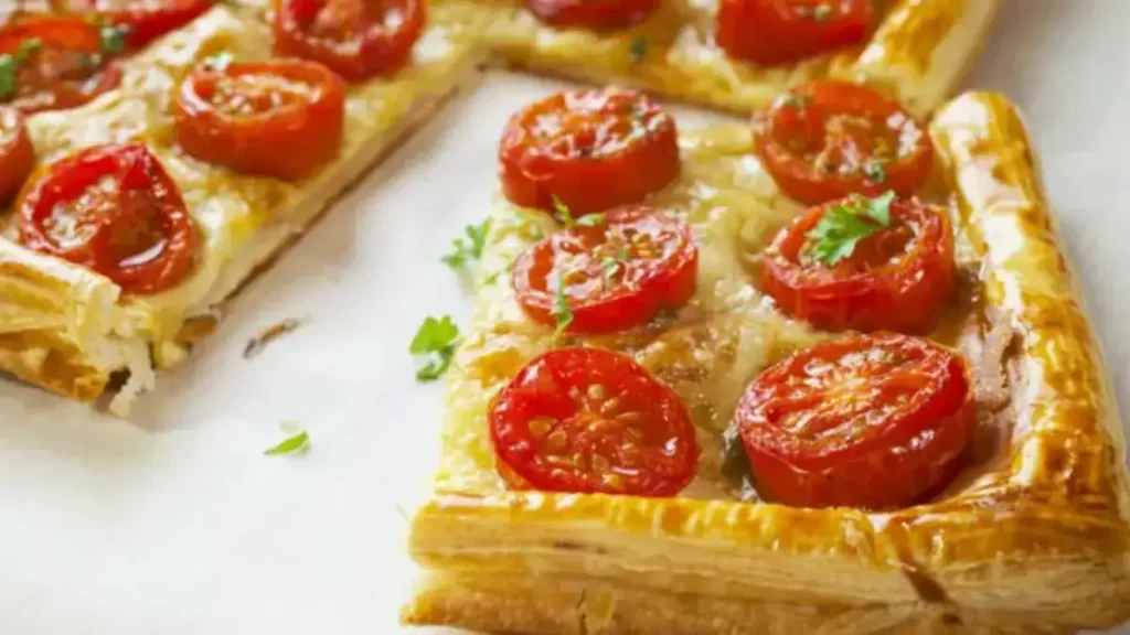 Tarte feuilletée aux tomates cerises et au parmesan