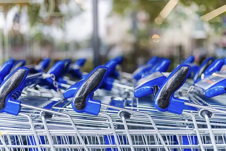 L’astuce pour débloquer le caddie du supermarché sans jeton, ni monnaie