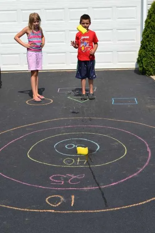 20 Super Activités Pour Occuper Vos Enfants Pendant les Vacances SANS Vous Ruiner.
