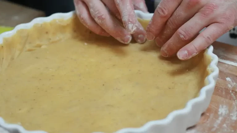 La recette parfaite de la pâte à tarte ultra rapide et sans se salir les mains