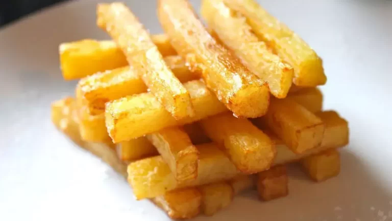 L’astuce au vinaigre pour préparer des frites croustillantes