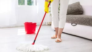L’astuce secrète du nettoyage du sol : il restera propre 3 fois plus longtemps