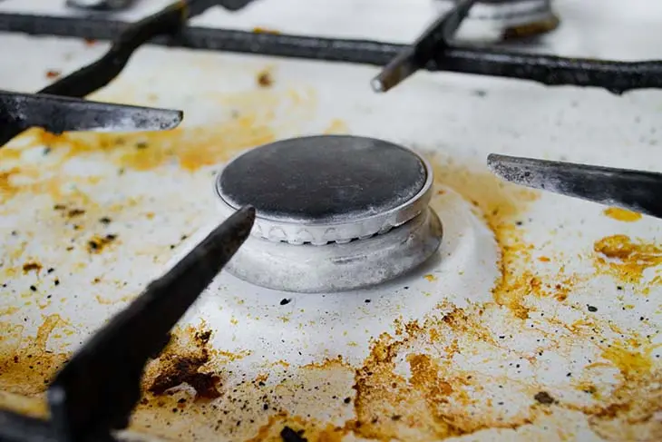 L’astuce de génie pour rendre la cuisinière comme neuve en 5 minutes