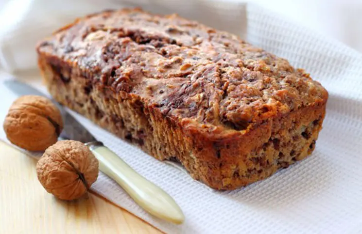 Recette. Gâteau aux bananes, aux noix et à la cannelle avec un goût irrésistible