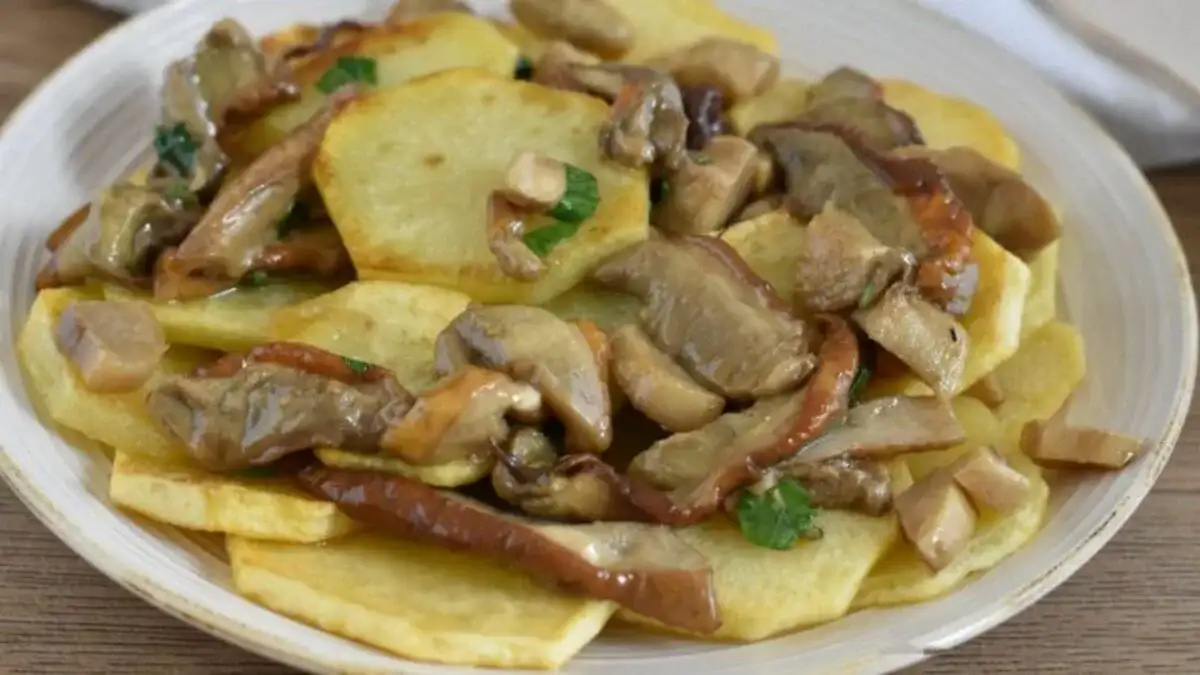 Poêlée de pommes de terre et de champignons