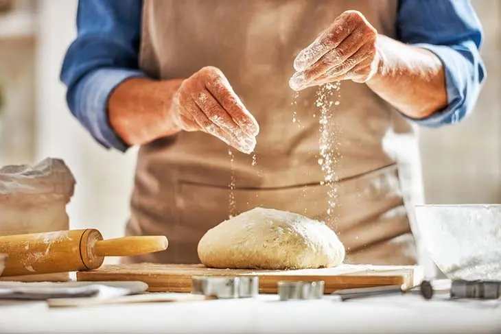 L’astuce des boulangers pour faire un délicieux pain maison, on oublie souvent une étape