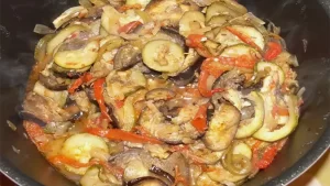 Ratatouille traditionnelle classique de la cuisine française