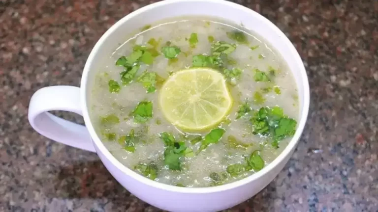 Recette : cette soupe à préparer le dimanche est un bon moyen de perdre du poids et retrouver un ventre plat