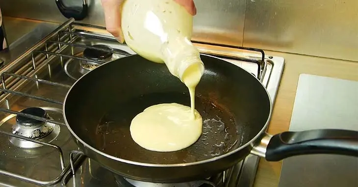 L’astuce de génie pour faire de délicieuses crêpes : vous n’avez besoin que d’une bouteille
