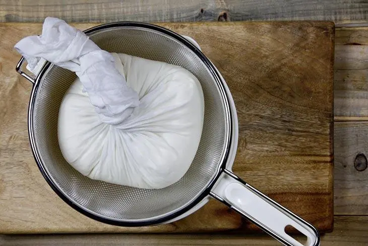 Comment faire du fromage maison avec 1 litre de lait ?