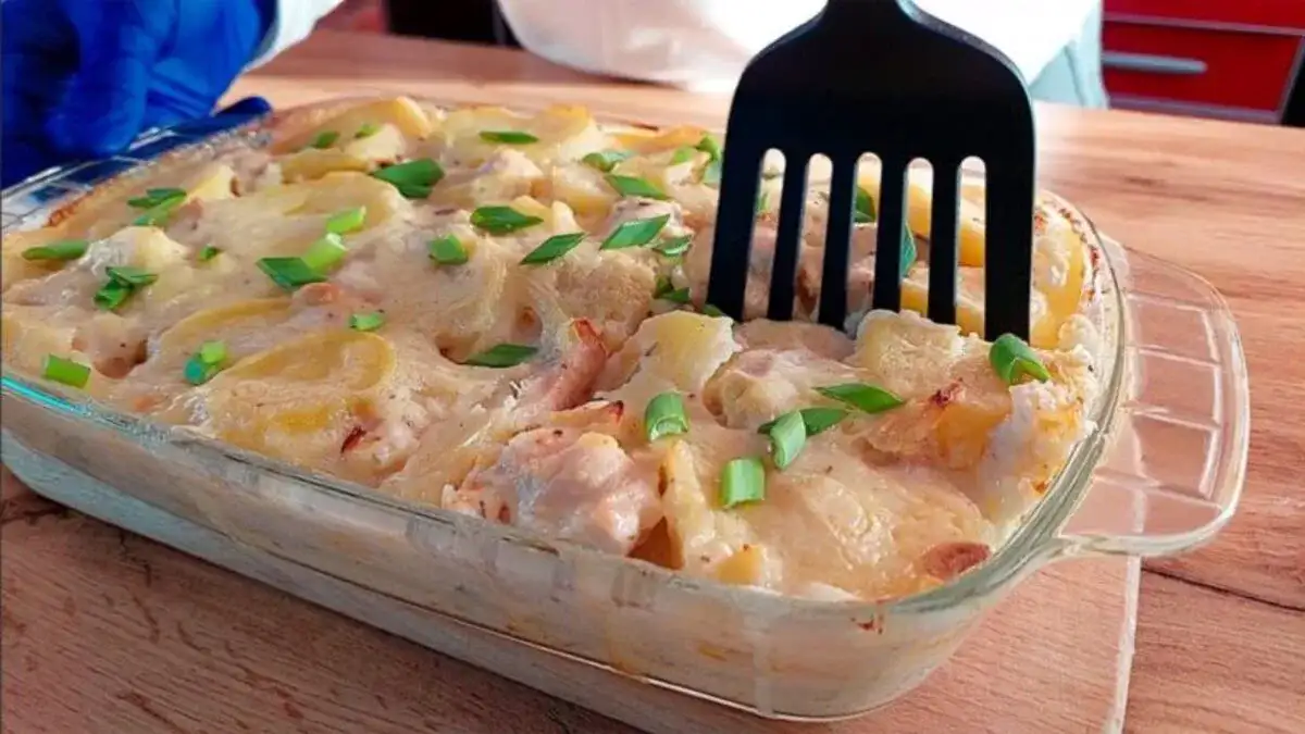 Casserole de pommes de terre et poulet : le repas crémeux et gourmand