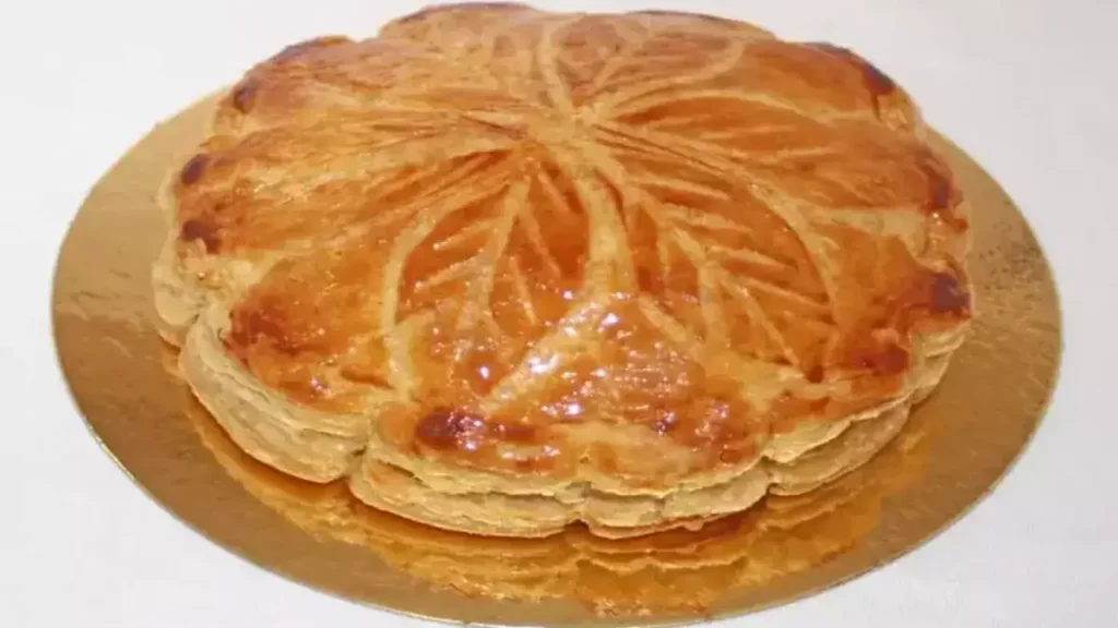 Galette des Rois à la Frangipane de Cyril Lignac : Une Tradition Pâtissière Magnifiée