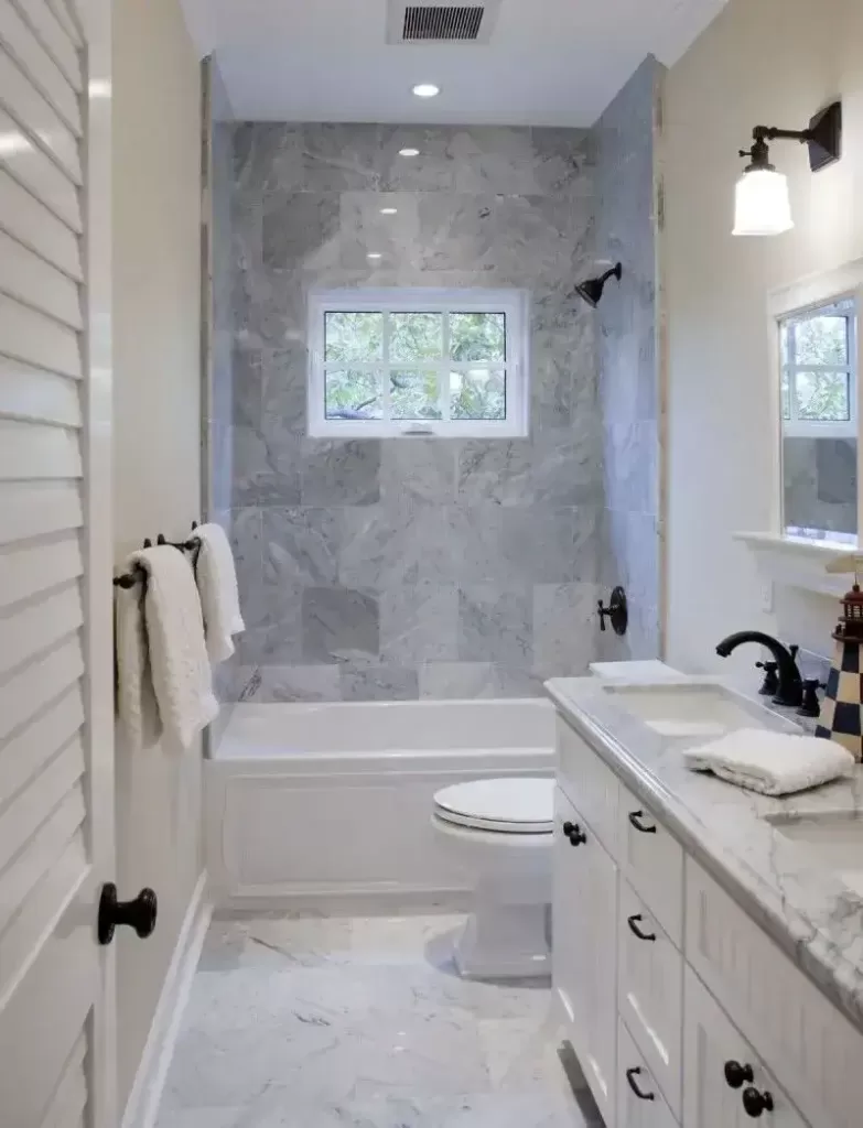 15 idées pour les petites salles de bains : transformez votre espace