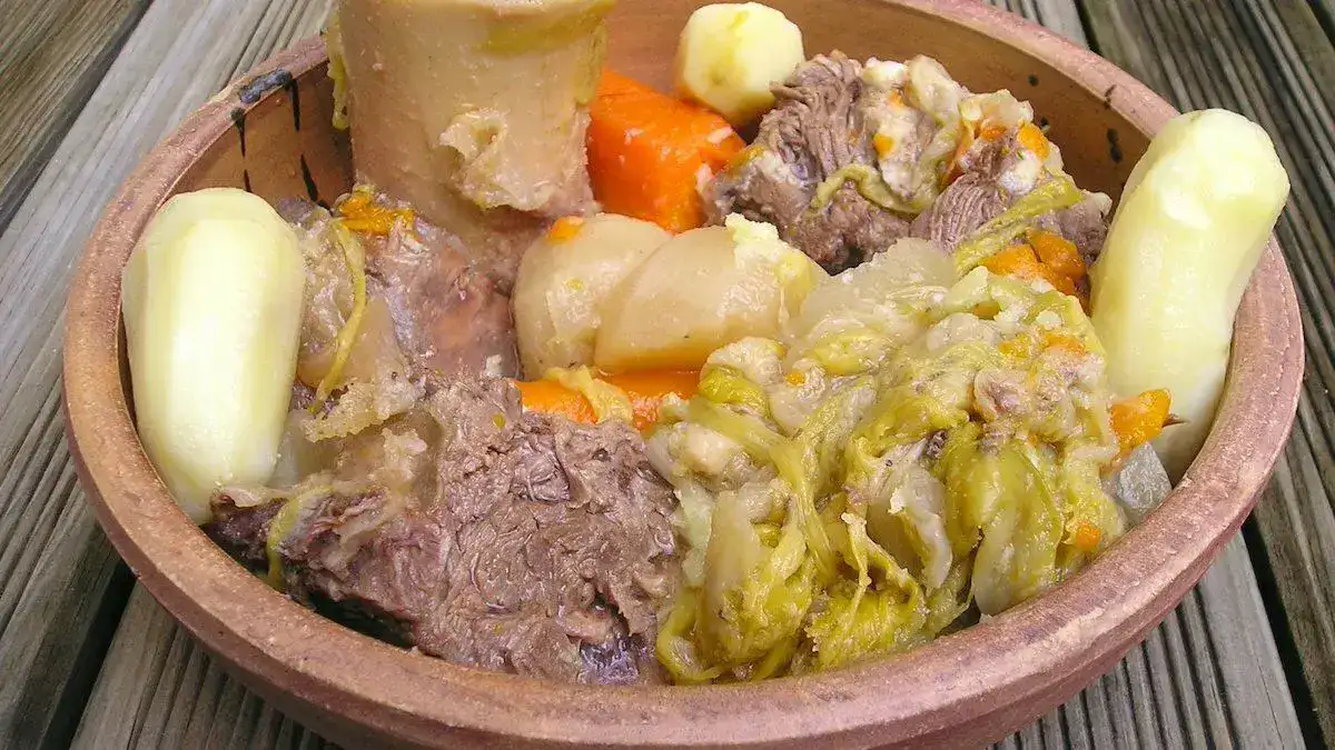 Pot-au-Feu à l'Ancienne : Une Recette Traditionnelle et Réconfortante